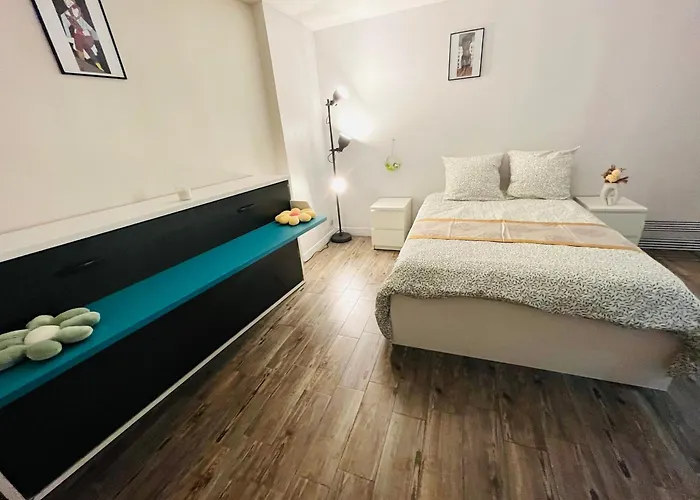 Апартаменты Flat 5 Mins Tour Eiffel Et Champ De Mars Париж